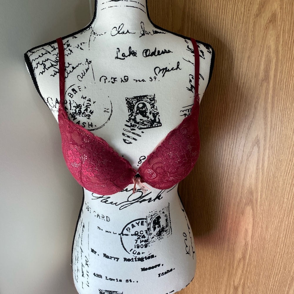 Victoria’s Secret push up bra